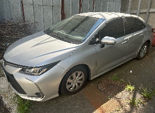 Автомобіль марки TOYOTA, модель COROLLA, 2019 року випуску, тип – загальний легковий - загальний седан - В, номер державної реєстрації АA2559XI, колір – сірий, номер кузова: NMTBE4BE80R006117, (інвентарний номер 4000047395)