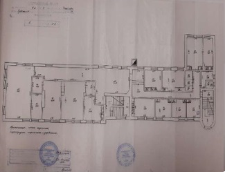 Будинок (А-2 основна будівля), загальною площею 1 056,0 кв.м, з будівлями (Б-гараж, В-гараж, Г-вбиральня, Д-вбиральня, М-сарай), загальною площею 176,8 кв. м, за адресою: Луганська обл., м. Рубіжне, вулиця Дойчева, будинок 7. Реєстраційний номер 285824. Інвентарний № 85863