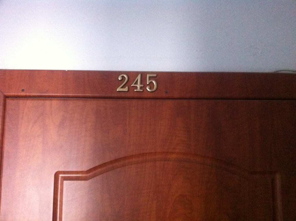 Квартира, заг. площа 54,0 кв.м., за адресою: м.Рівне, вул. Д.Галицького, буд. 9-А, кв. 245 та основні засоби в кільк. 65 од.
